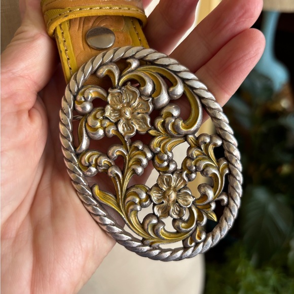 silver floral buckle and yellow genuine leather belt - Picture 4 of 5